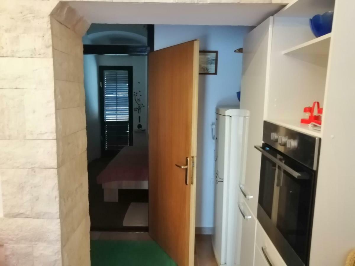 Ferienwohnung Apartman Tea Pula Exterior foto