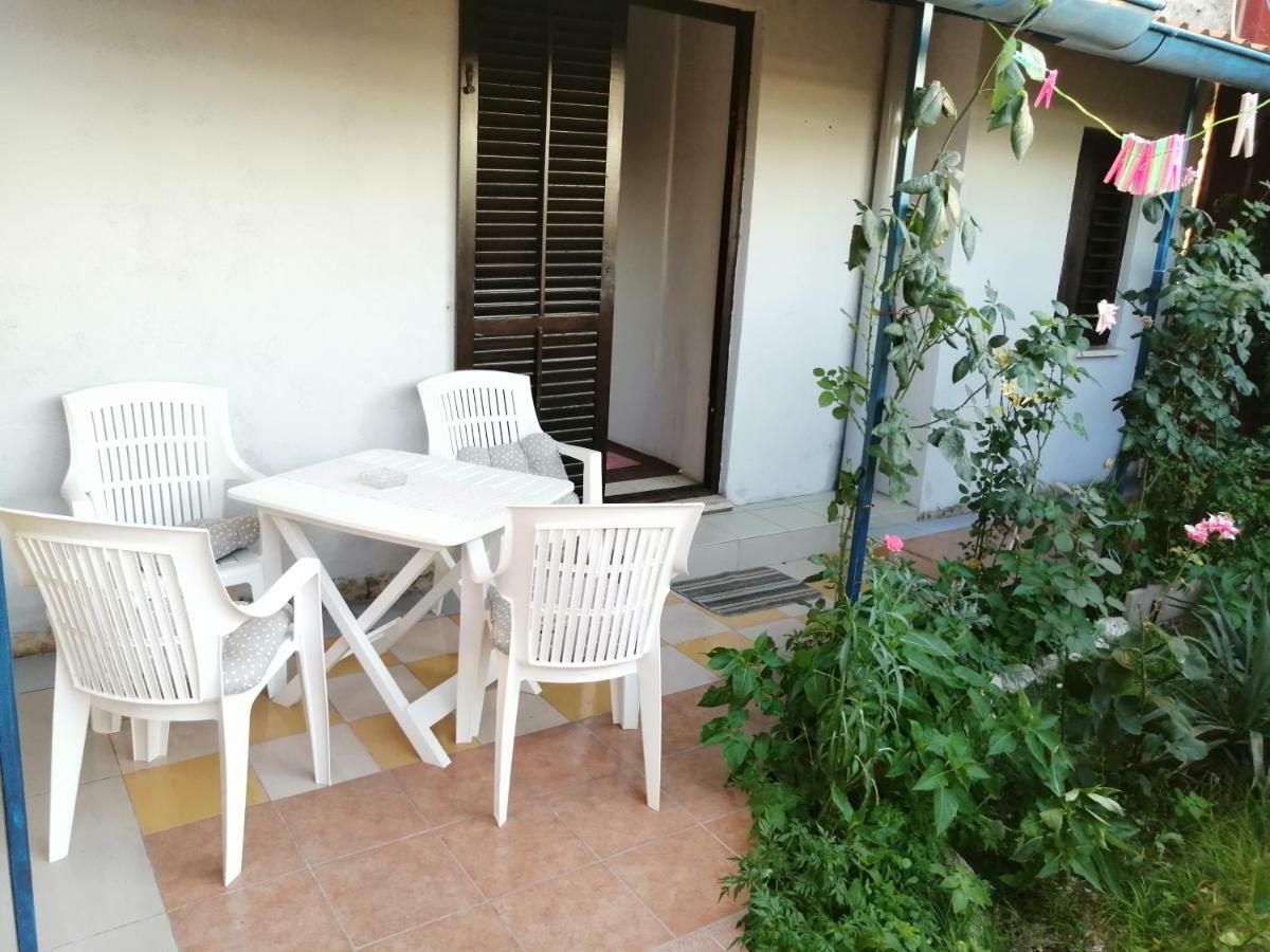 Ferienwohnung Apartman Tea Pula Exterior foto